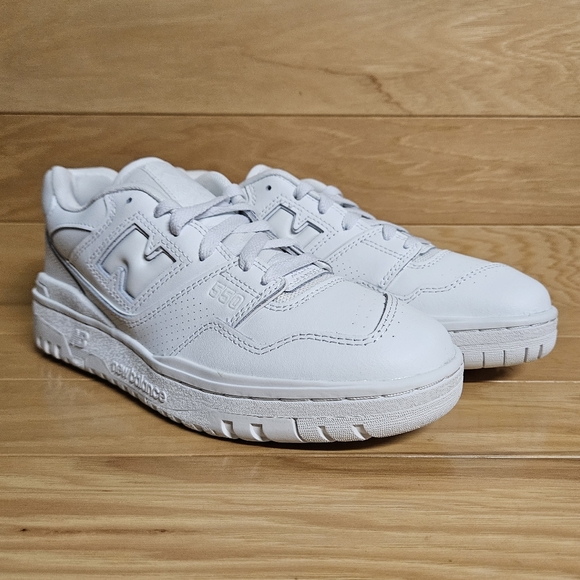 New Balance 550 Triple White Womens Shoe Sneaker BBW550WW - Picture 2 of 16